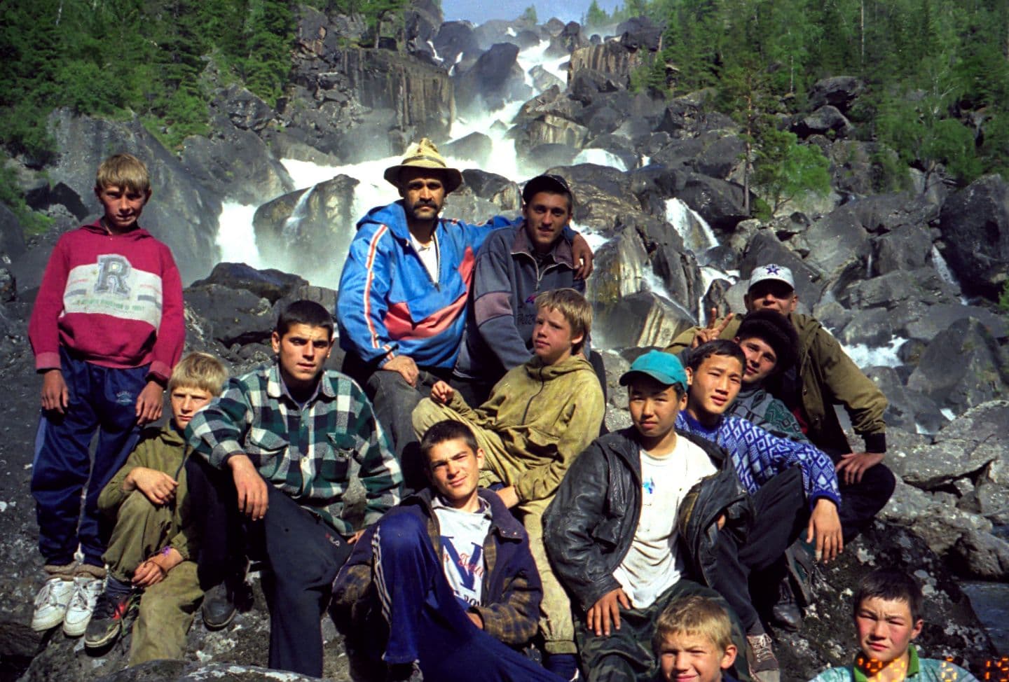 Ашот и пацаны на водоскате Учар, 1999 год.
